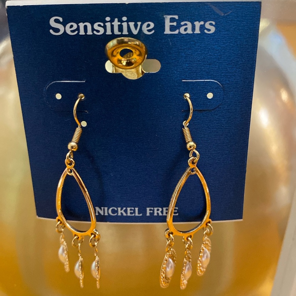 Elegant Gold Teardrop Earrings